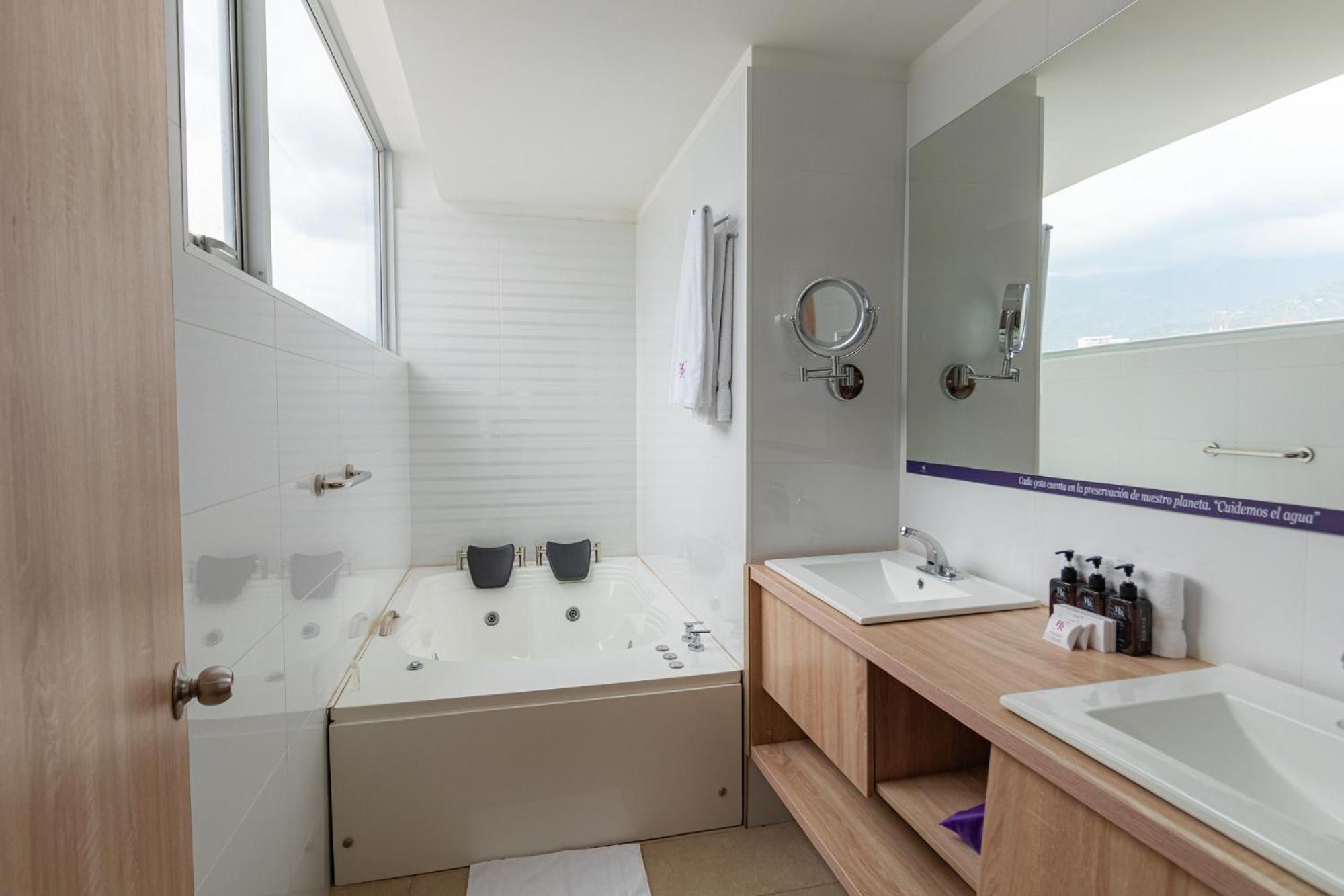 Hotel Roseliere Bucaramanga 佛罗里达布兰卡 外观 照片